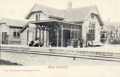 14327 Gezicht op het N.C.S.-station Soestdijk (Spoorstraat 1) te Soestdijk (gemeente Soest).